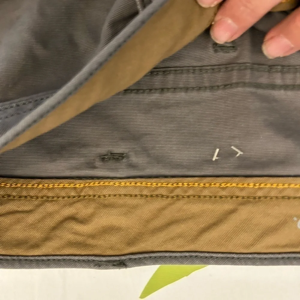 G.H. BASS & CO. 40W 30L Gray Cargo Pants